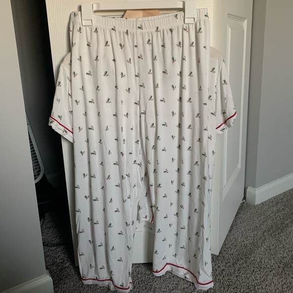 Christmas PJ’s 💚❤️ - Picture 2 of 3